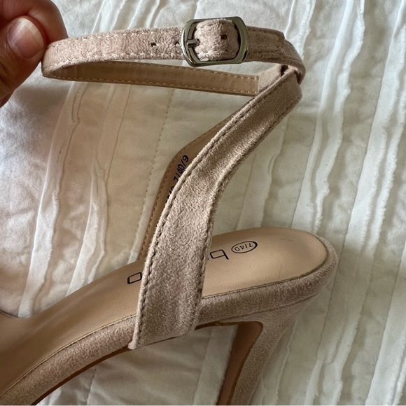 Champagne pink heels by Boohoo. Heel 4.25 in. Size 40 EU / 9.5 US - Picture 4 of 9